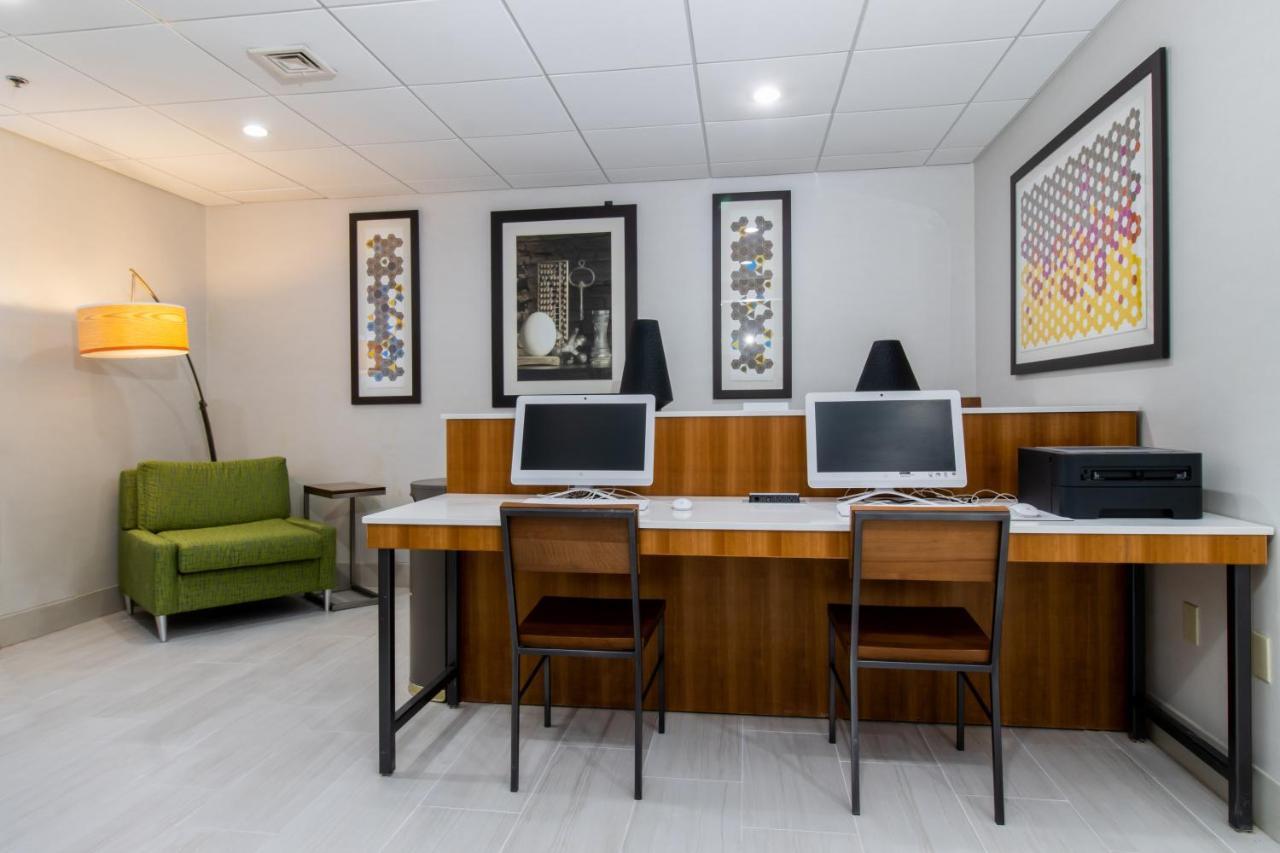 Holiday Inn Express Hotel & Suites Swansea By Ihg Extérieur photo
