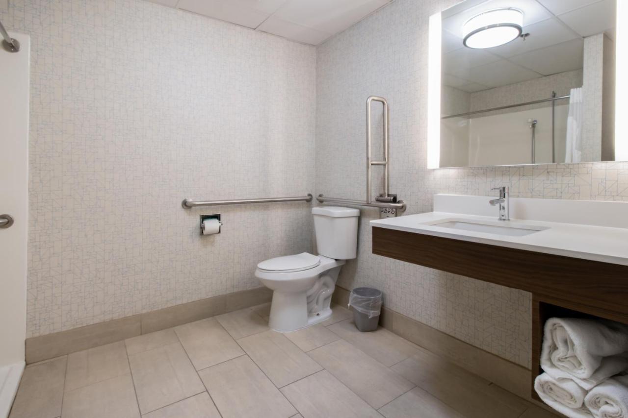 Holiday Inn Express Hotel & Suites Swansea By Ihg Extérieur photo