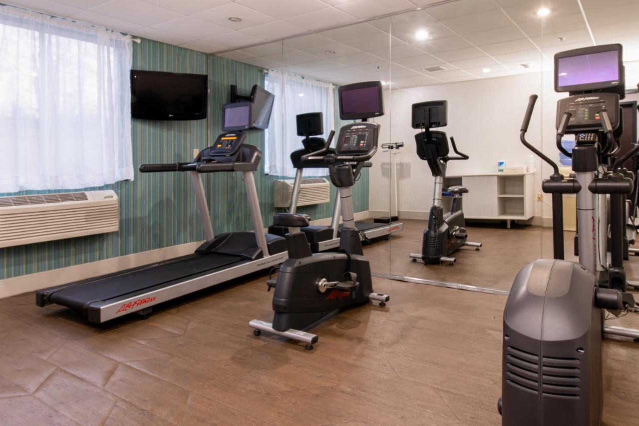 Holiday Inn Express Hotel & Suites Swansea By Ihg Extérieur photo