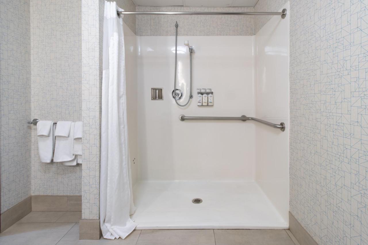 Holiday Inn Express Hotel & Suites Swansea By Ihg Extérieur photo