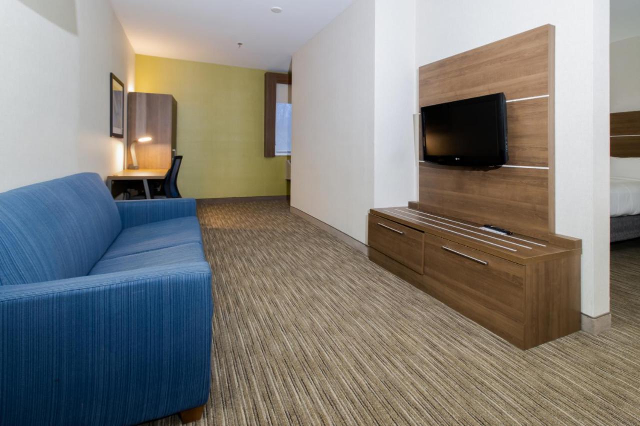 Holiday Inn Express Hotel & Suites Swansea By Ihg Extérieur photo