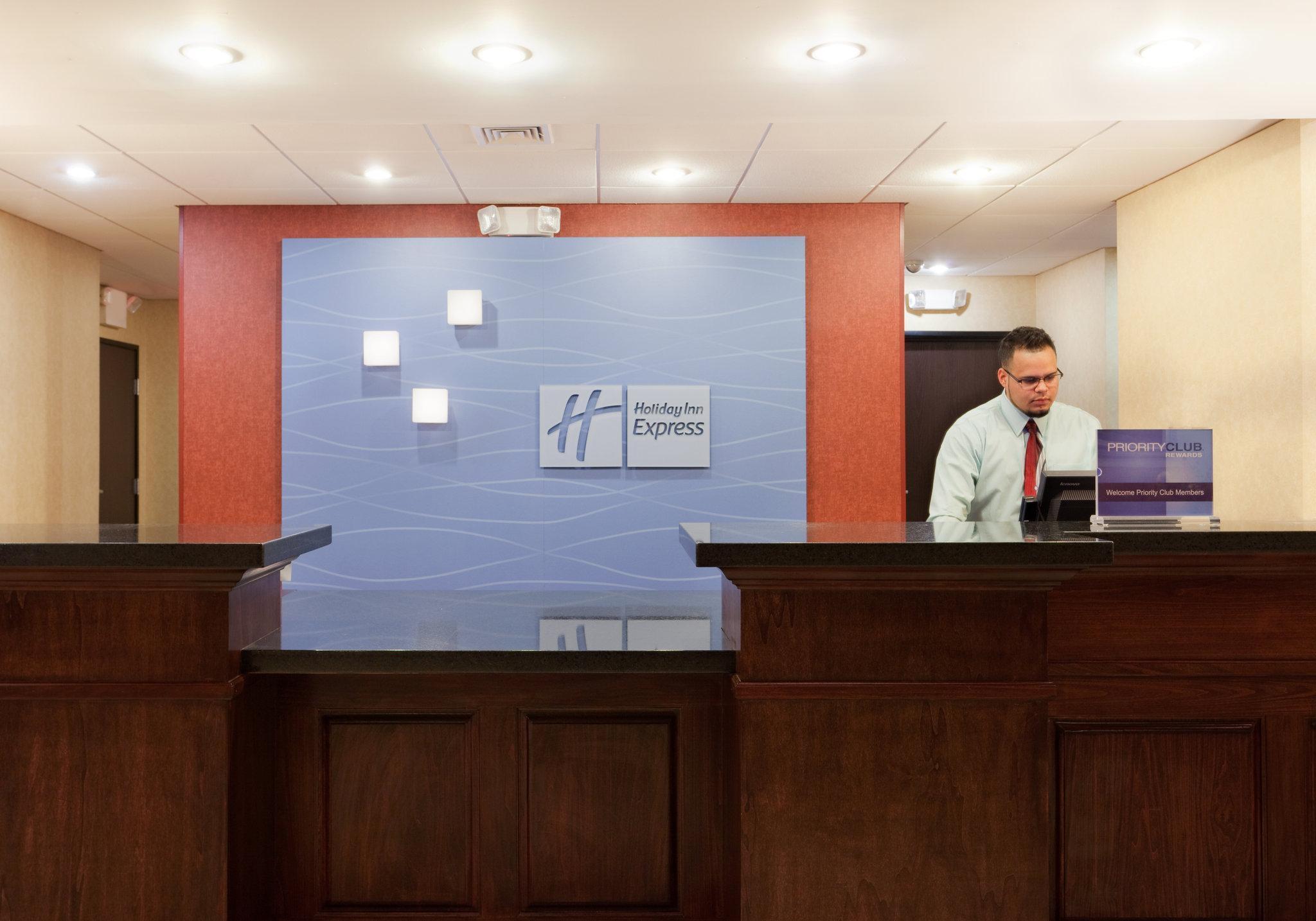 Holiday Inn Express Hotel & Suites Swansea By Ihg Extérieur photo