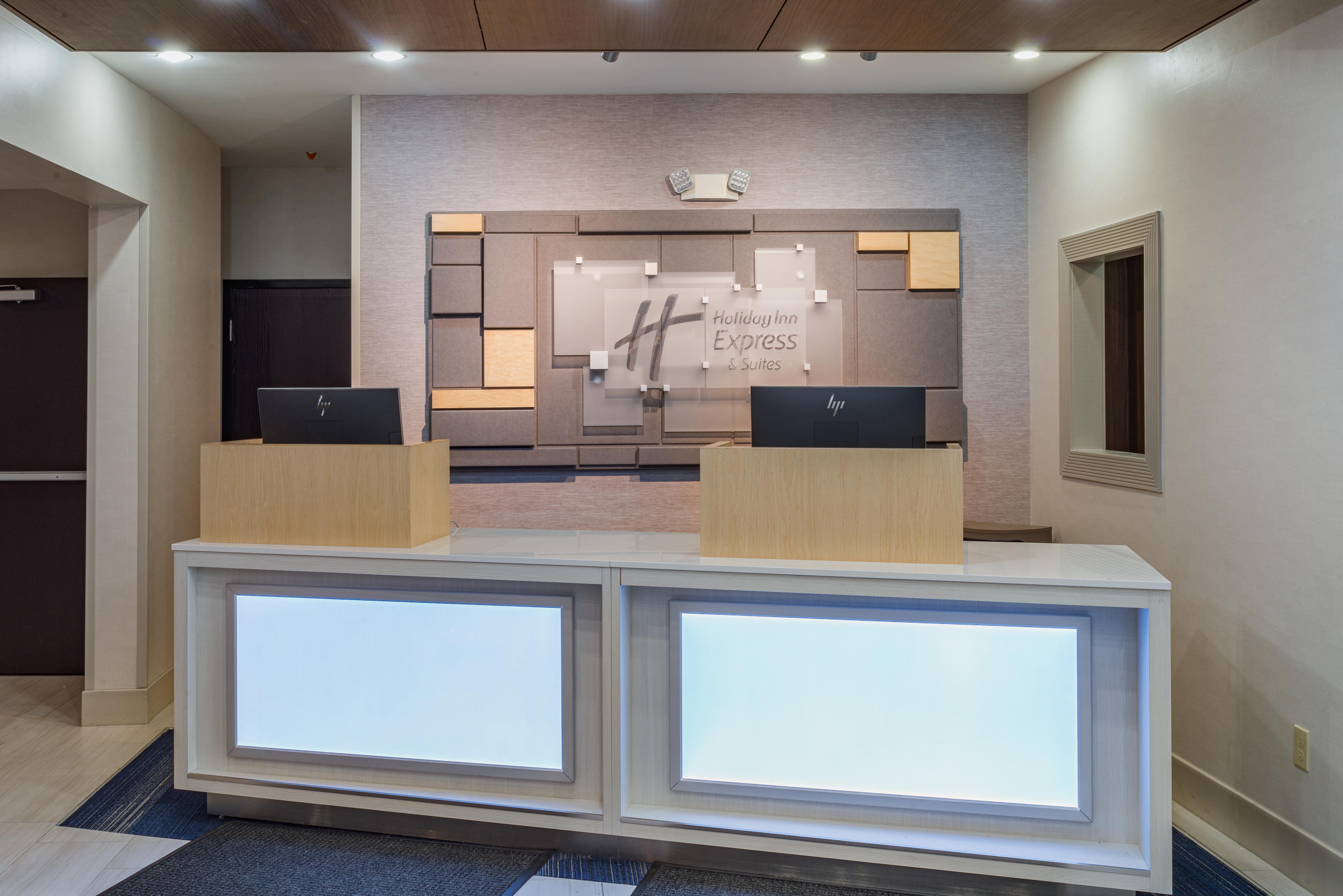 Holiday Inn Express Hotel & Suites Swansea By Ihg Extérieur photo