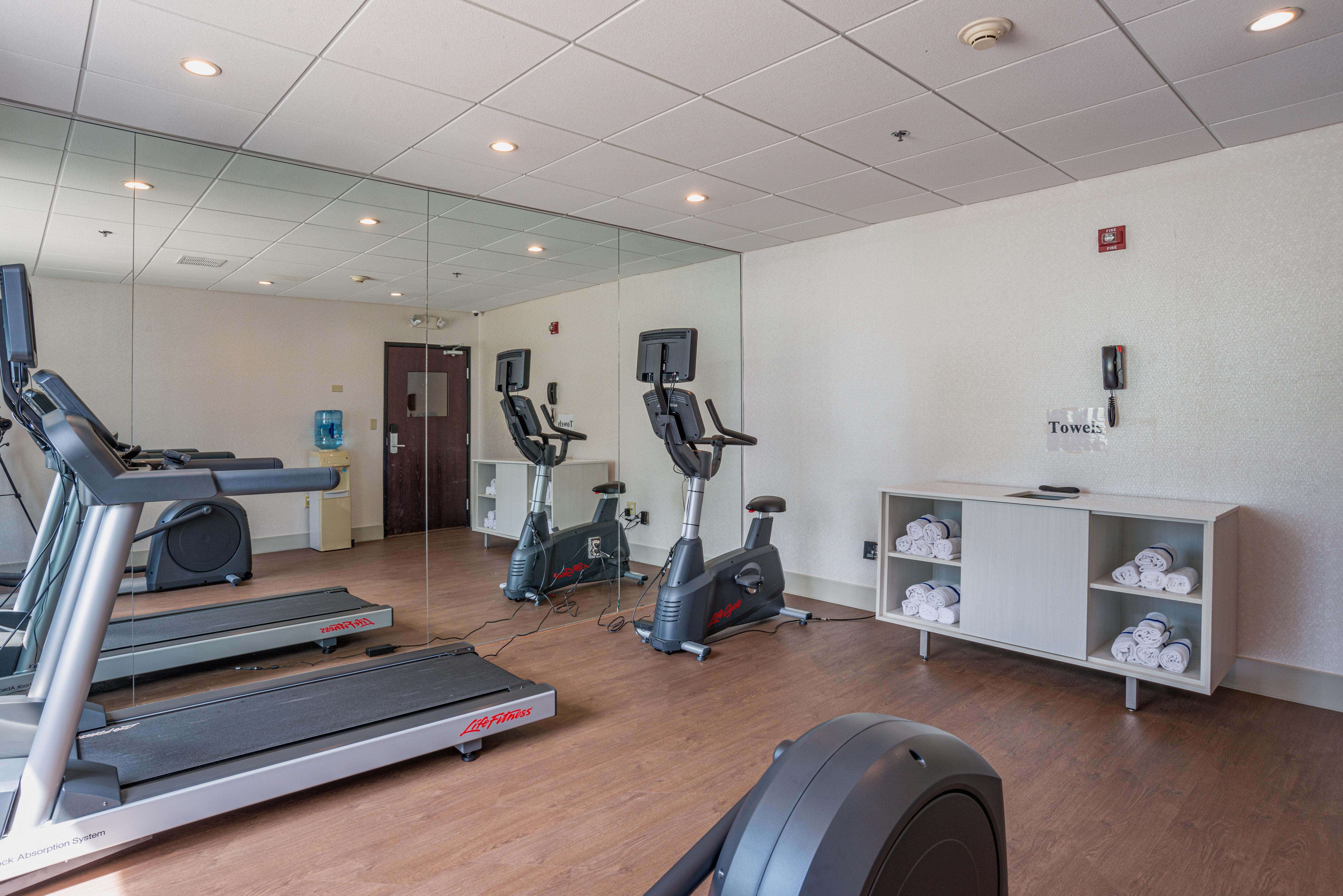 Holiday Inn Express Hotel & Suites Swansea By Ihg Extérieur photo
