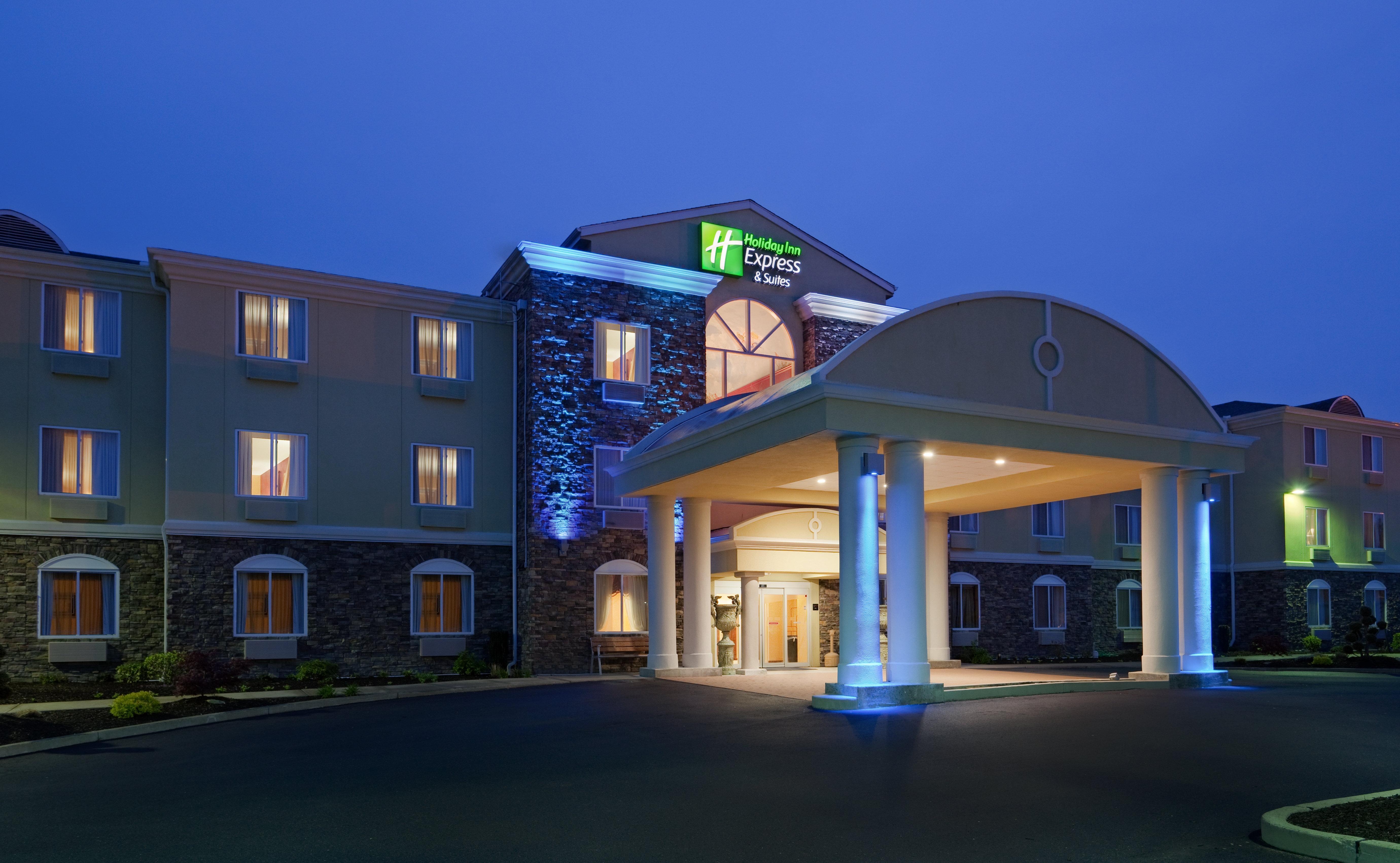 Holiday Inn Express Hotel & Suites Swansea By Ihg Extérieur photo
