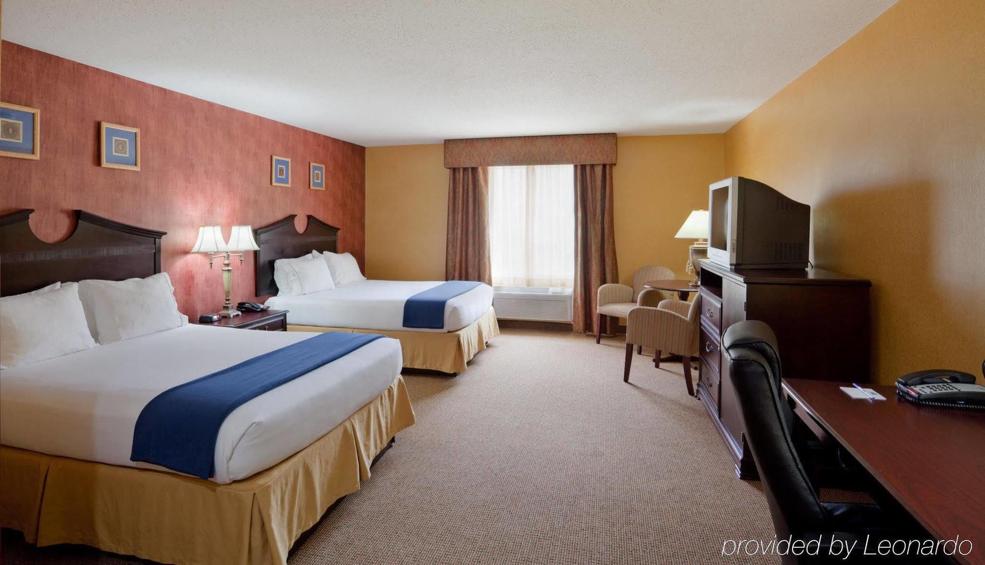 Holiday Inn Express Hotel & Suites Swansea By Ihg Extérieur photo
