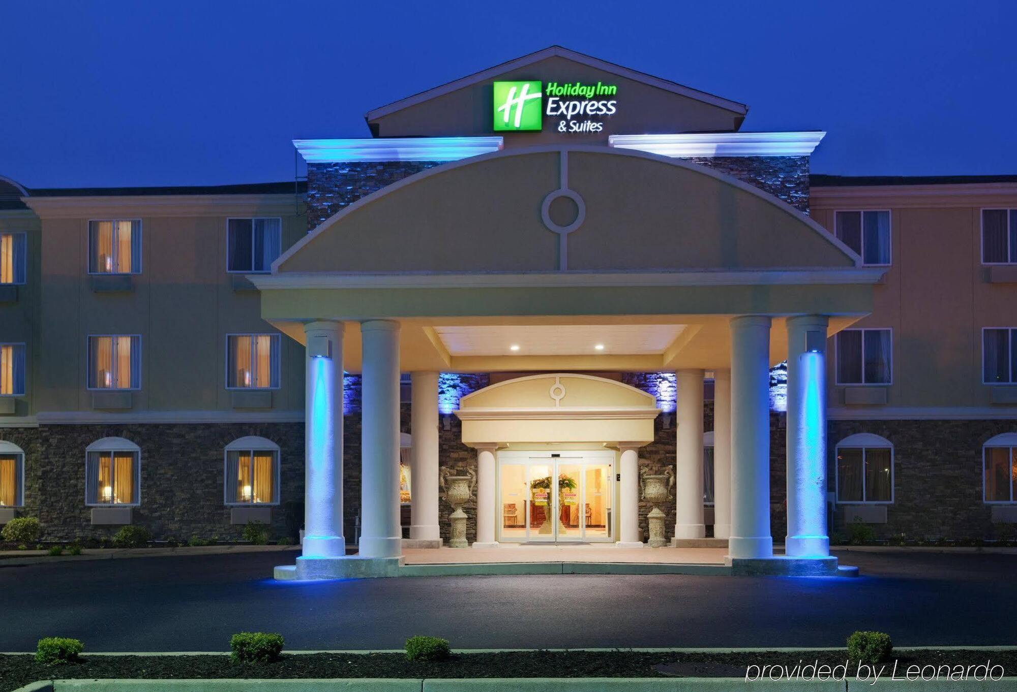 Holiday Inn Express Hotel & Suites Swansea By Ihg Extérieur photo
